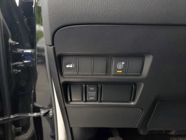 Used 2022 Black Nissan SL image 20