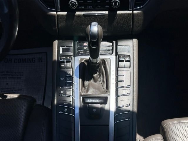 Used 2017 Rhodium Silver Metallic Porsche Base image 17