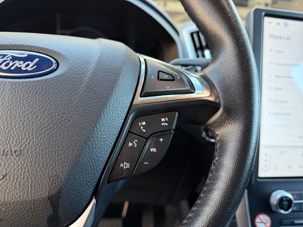 Used 2024 Gray Ford SEL image 25