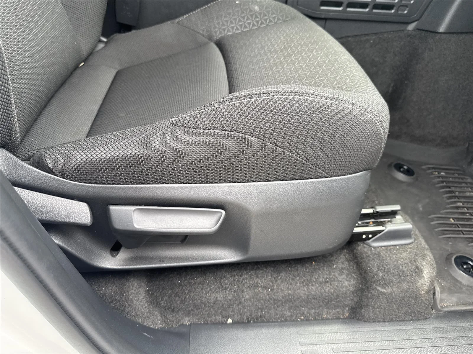 Used 2025 Ice Cap Toyota SR5 image 36