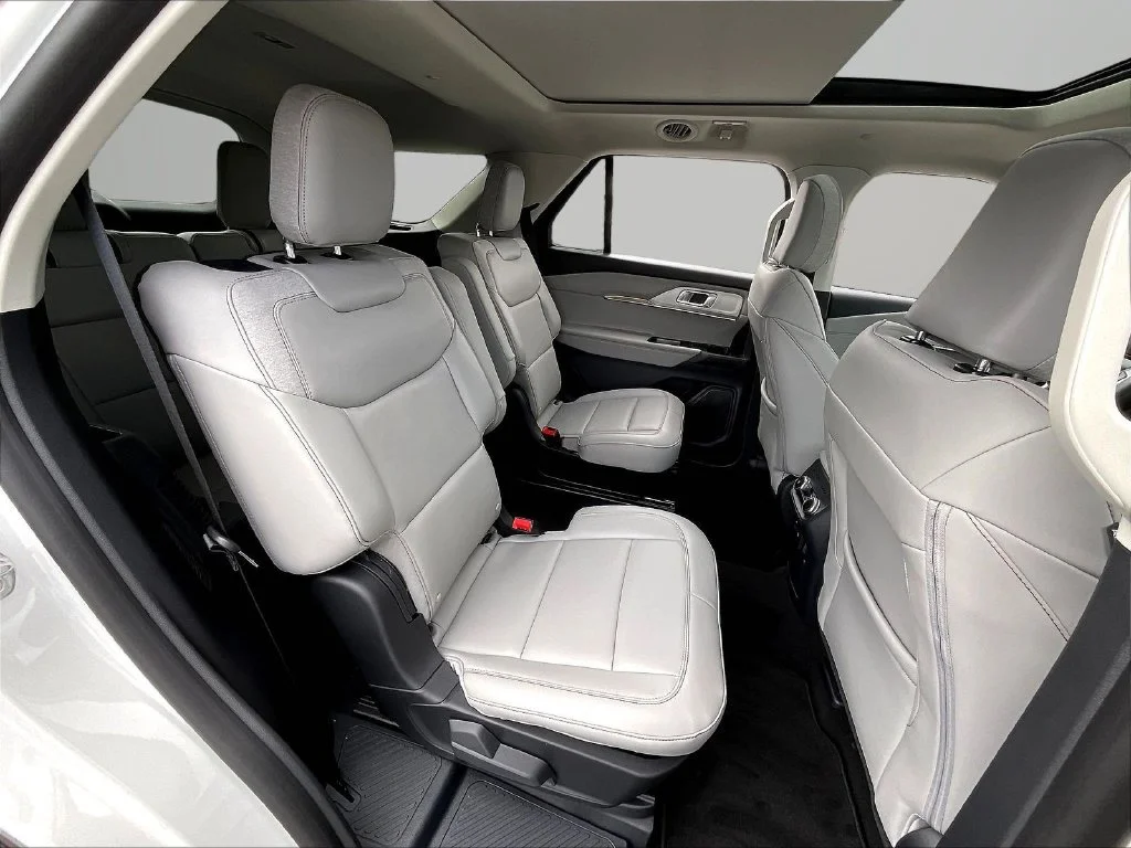 New 2026 Star White Metallic Tri-Coat Ford Active image 10