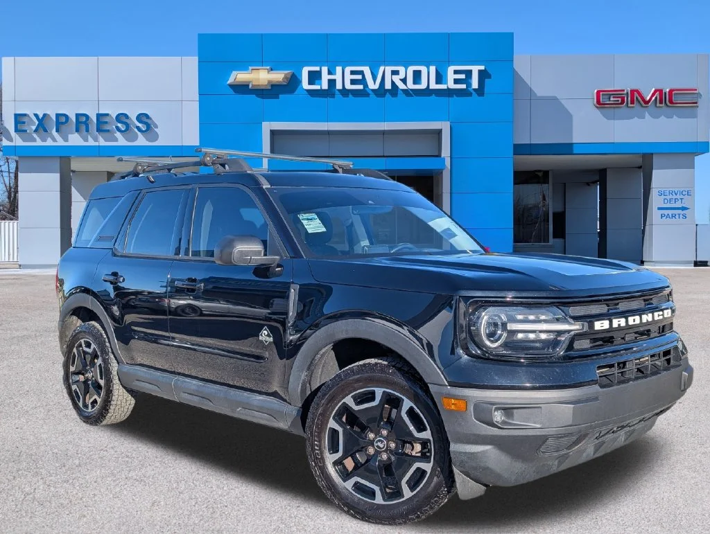 Used 2022 Black Ford Outer Banks image 1