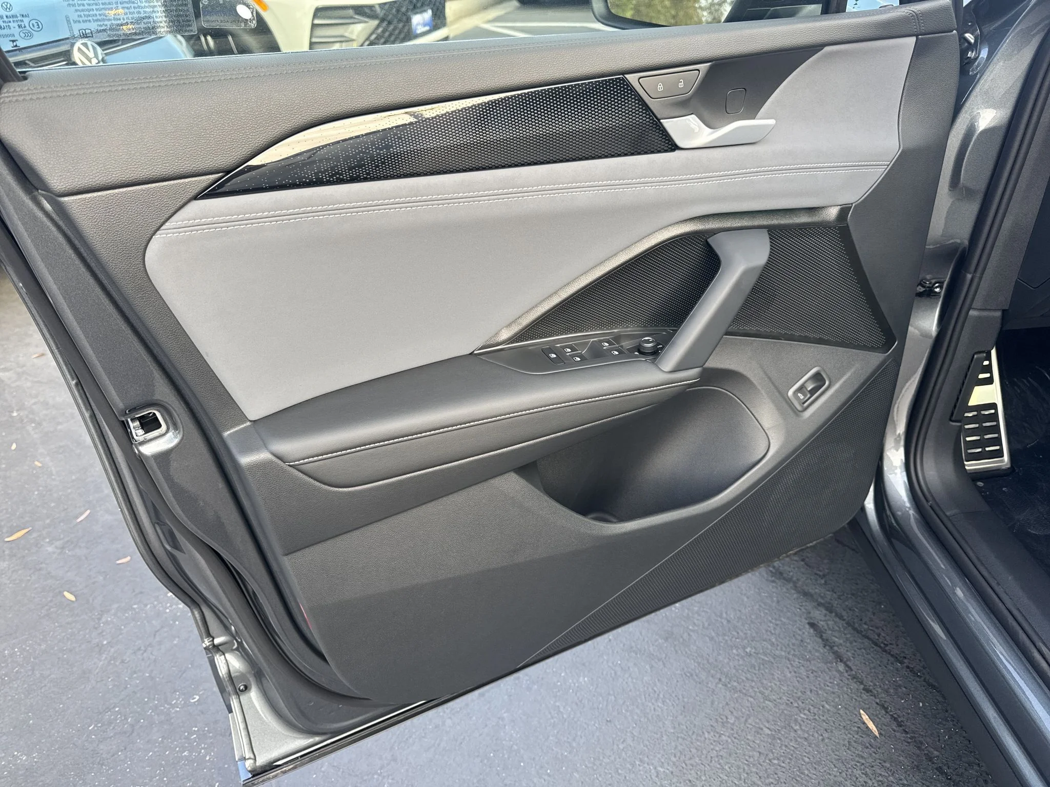 New 2026 Platinum Gray Metallic Volkswagen SE R-Line Black image 11