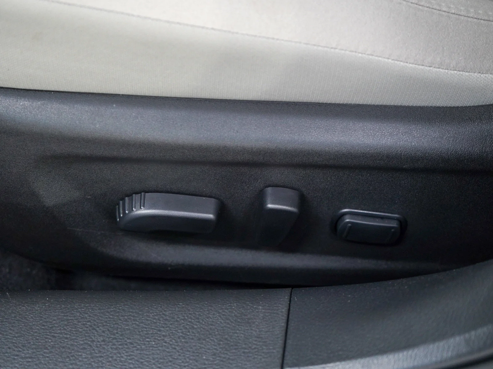 Used 2025 Super Black Clearcoat Nissan 2.5 SV image 22