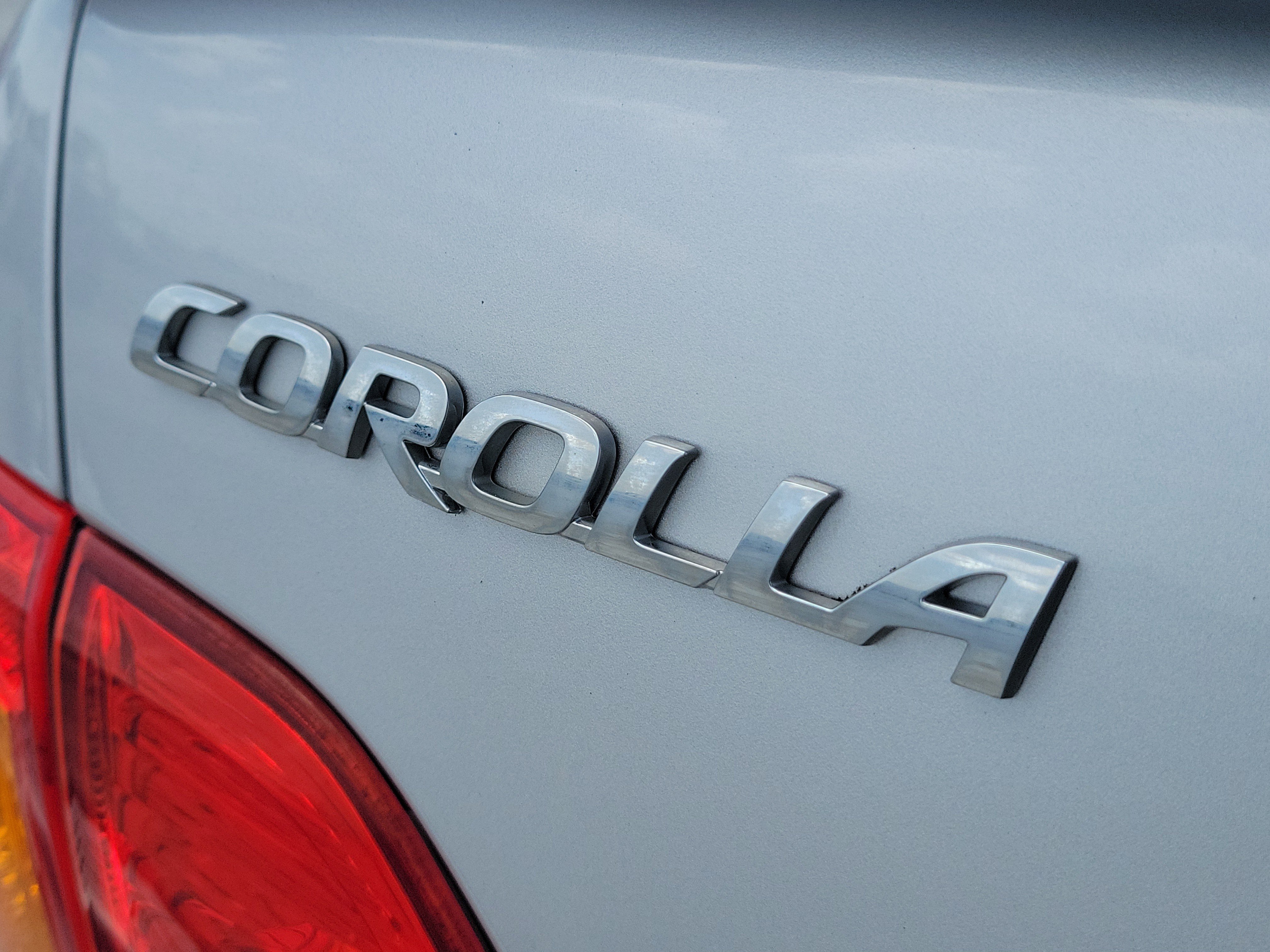 Used 2010 Silver Toyota S image 9