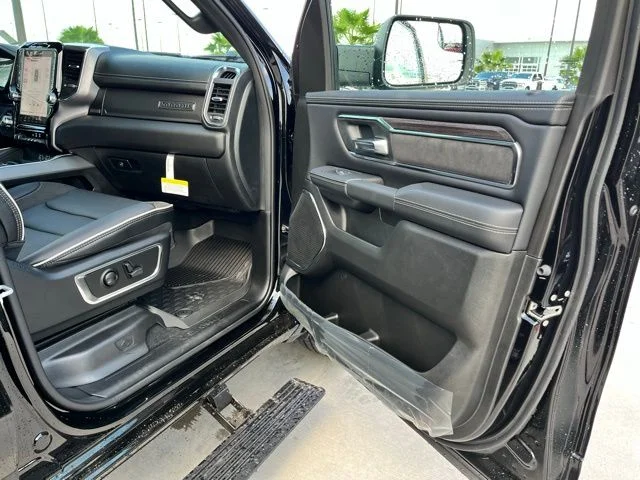 2026 RAM 1500 Laramie - Photo 21