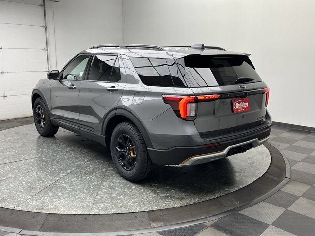 Used 2026 Carbonized Gray Metallic Ford Tremor image 2