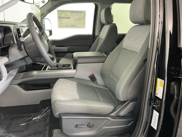 New 2026 Agate Black Ford XLT image 18