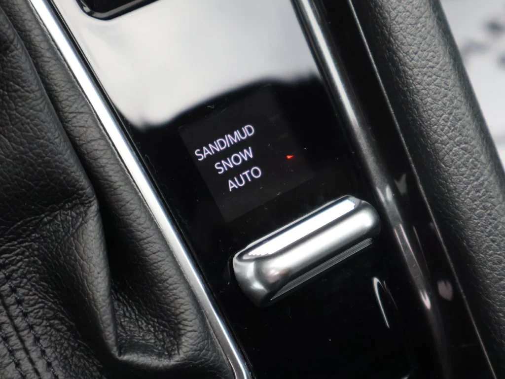 Used 2024 Gray Jeep Latitude Lux image 38
