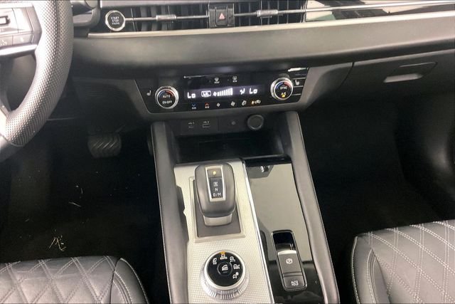 Used 2023 Black Mitsubishi  image 8