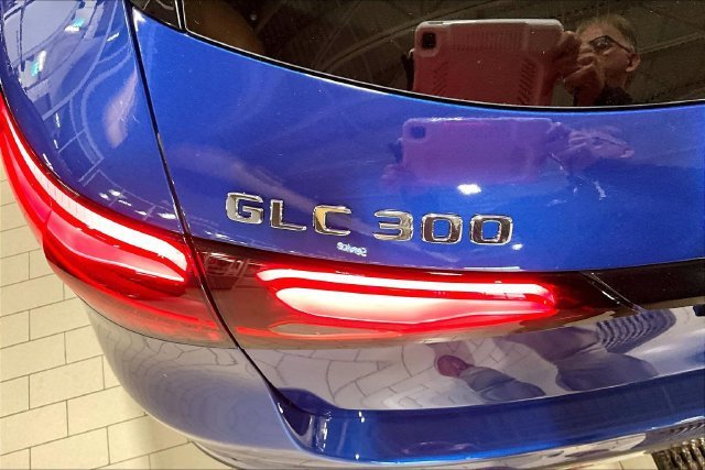 New 2026 Starling Blue Metallic Mercedes-Benz GLC 300 image 48