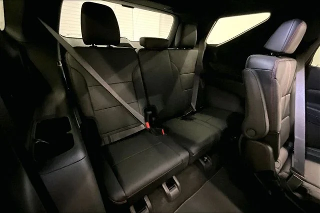 Used 2025 Mosaic Black Metallic Chevrolet RS image 33