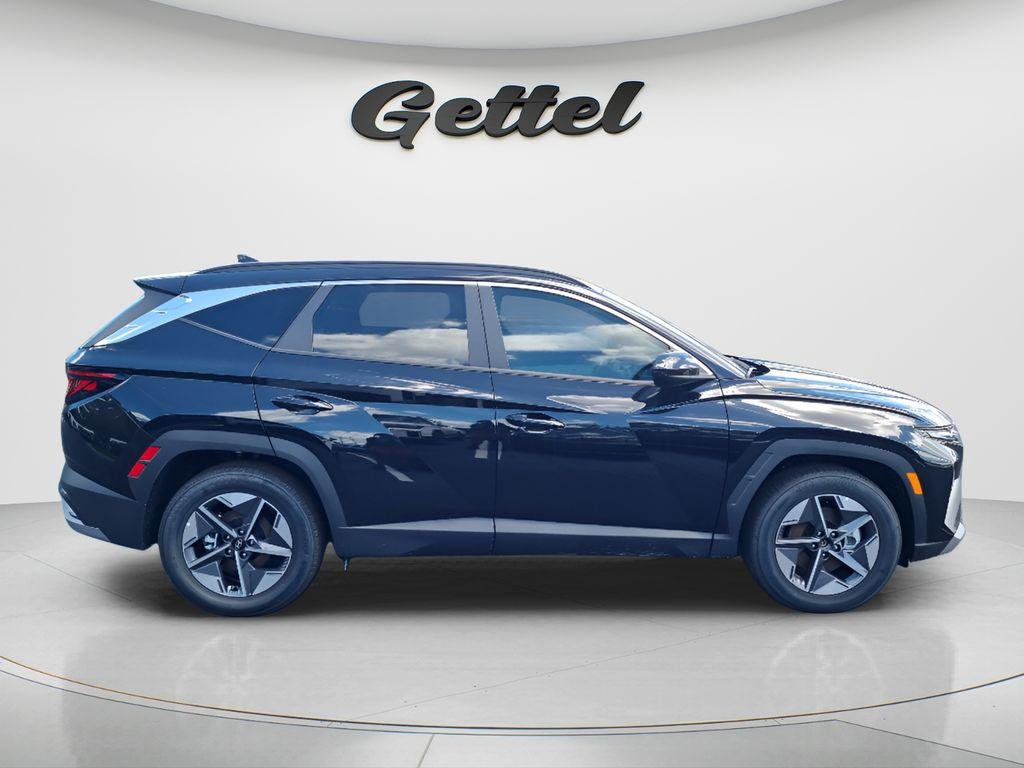 New 2026 Black Hyundai SEL FWD image 4