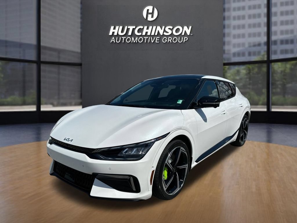 Used 2023  Kia GT image 3