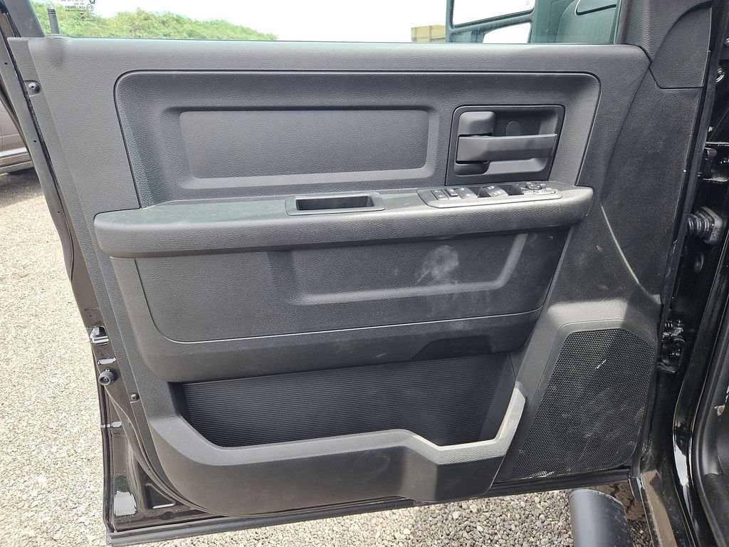 New 2026 Diamond Black Crystal Pearl-Coat Exterior Paint RAM  image 11