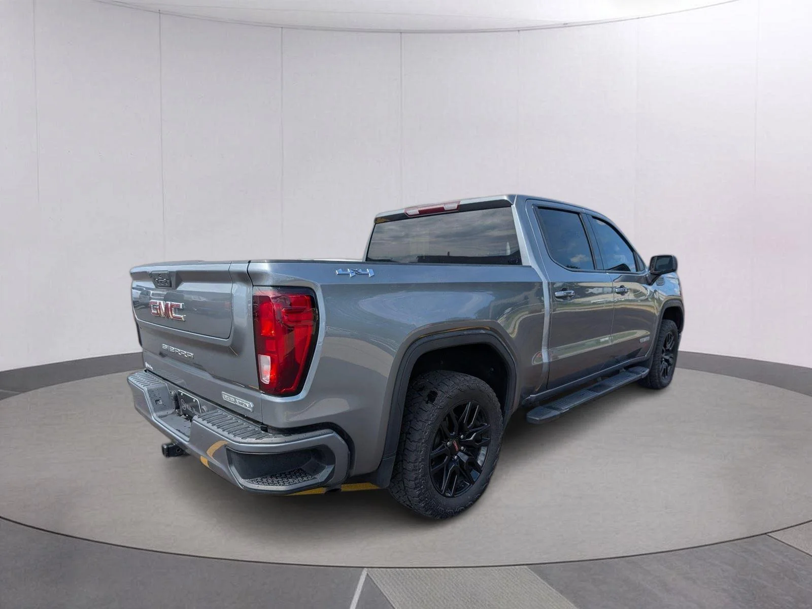 Used 2022 Satin Steel Metallic GMC Elevation image 5