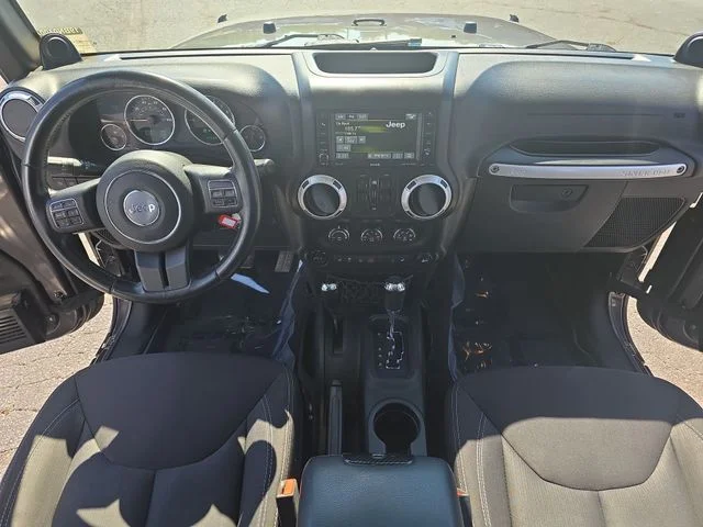 Used 2014 Gray Jeep Unlimited Rubicon image 10
