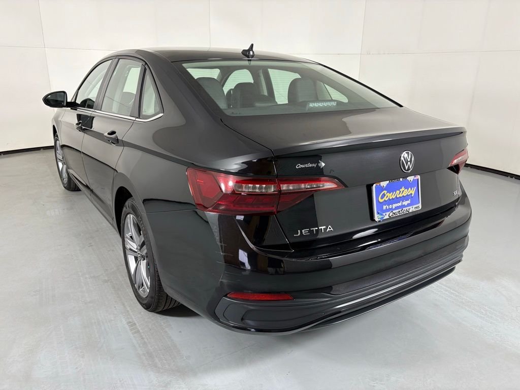 Used 2024 Black Volkswagen 1.5T SE image 6