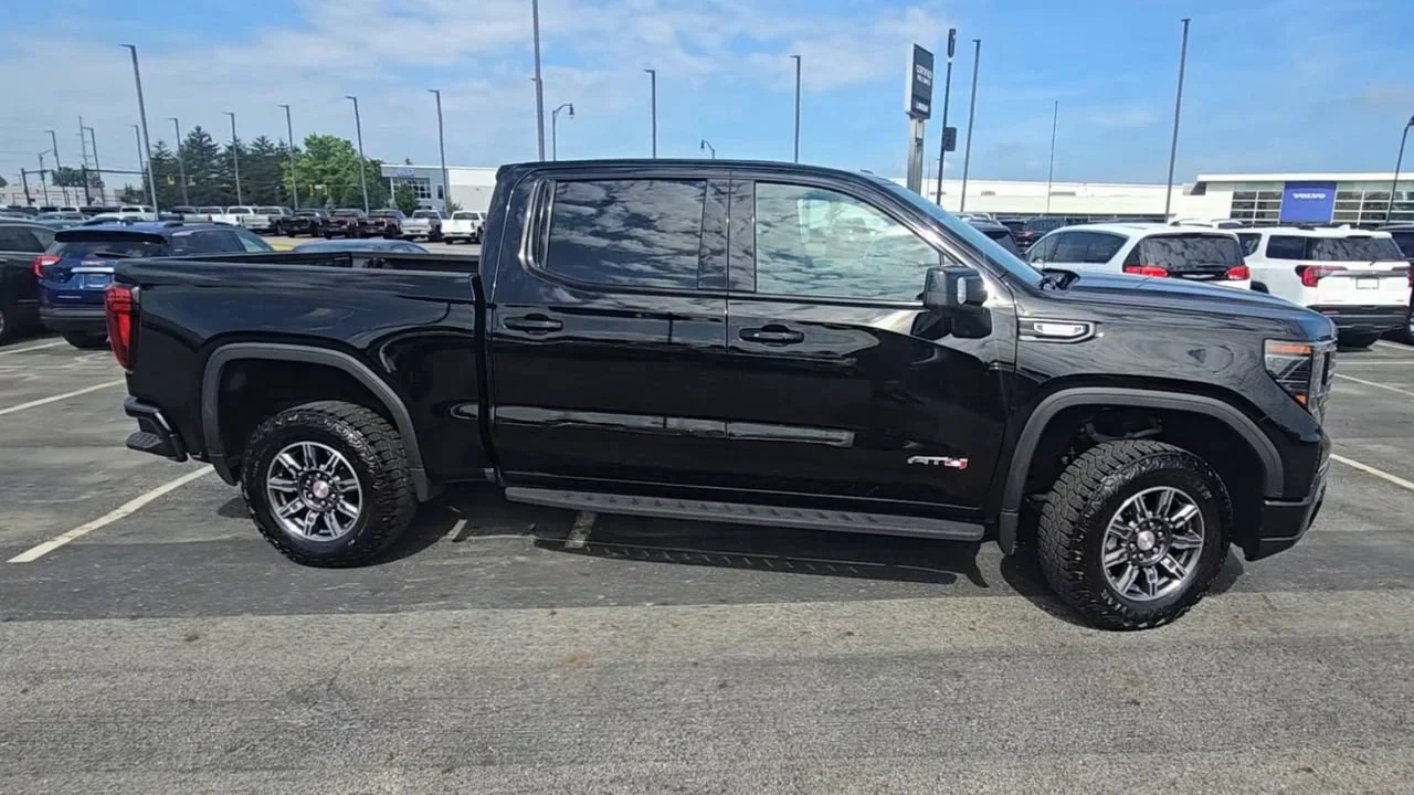 Used 2024 Onyx Black GMC AT4 image 10
