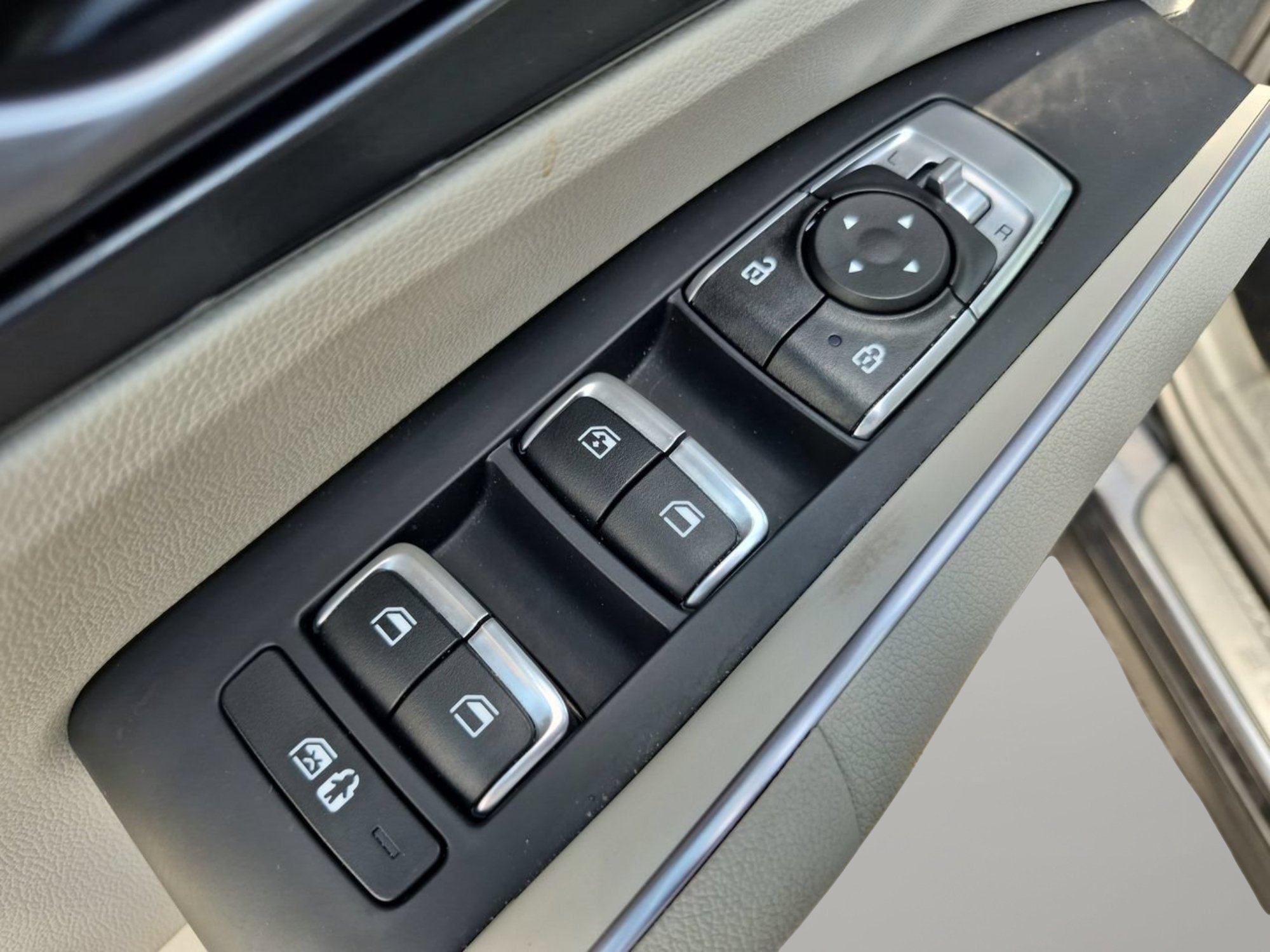 Used 2023 Gravity Grey Kia S image 13