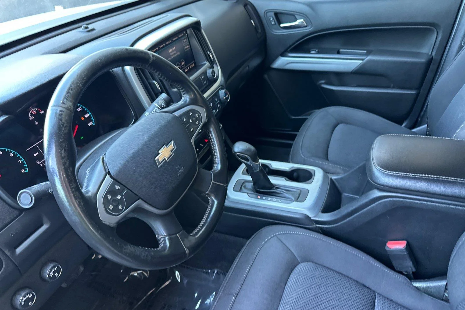 2022 Chevrolet Colorado LT - Photo 9
