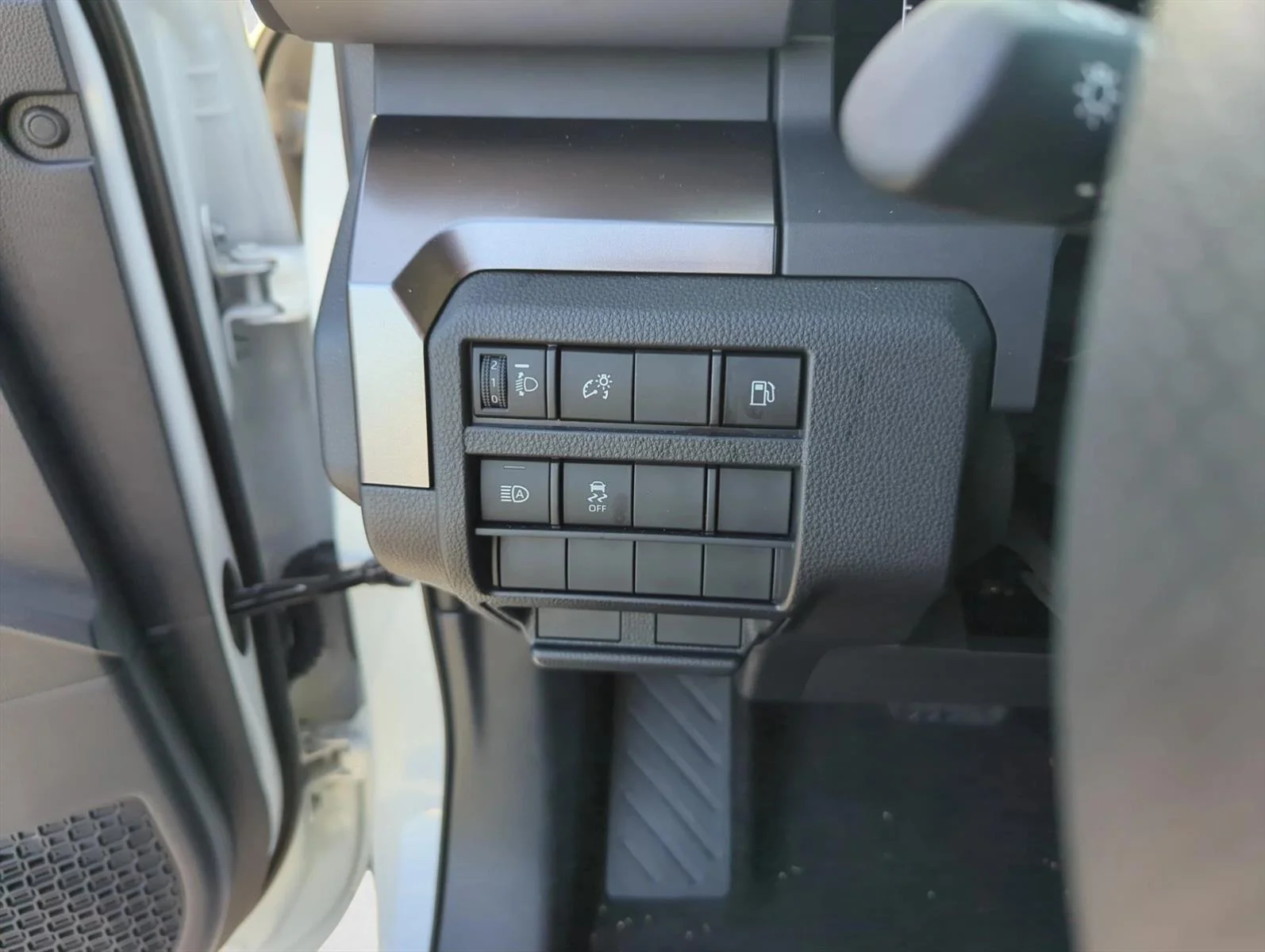 Used 2025 Ice Cap Toyota SR5 image 14