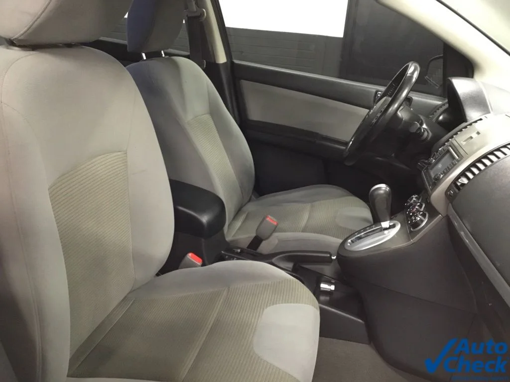 Used 2012 Black Nissan 2.0 SR image 34