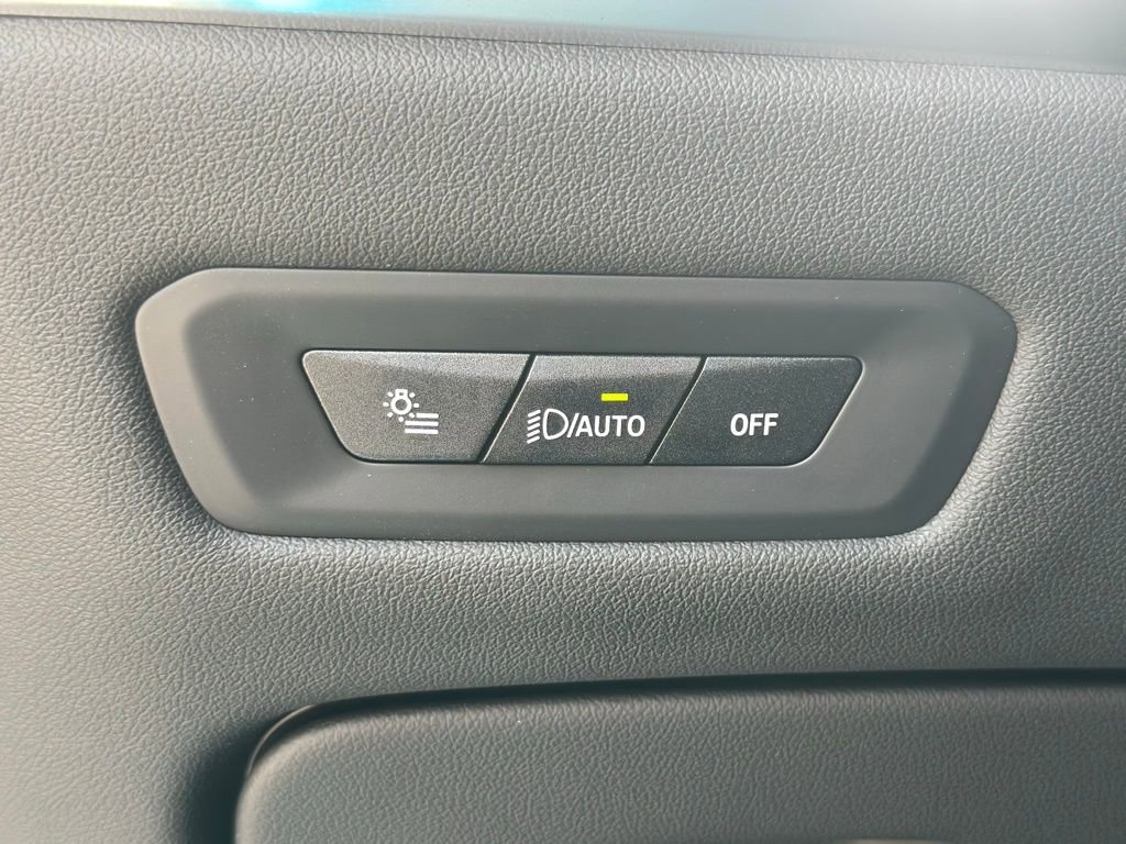 2026 BMW X5 M60i - Photo 36