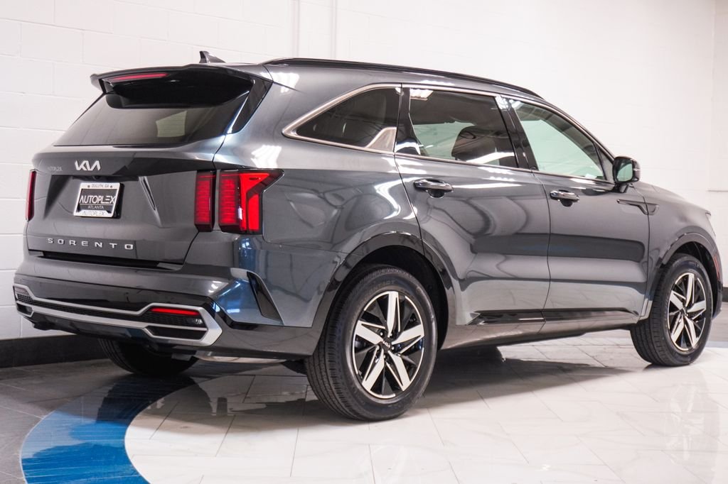 Used 2022 Gray Kia EX image 32