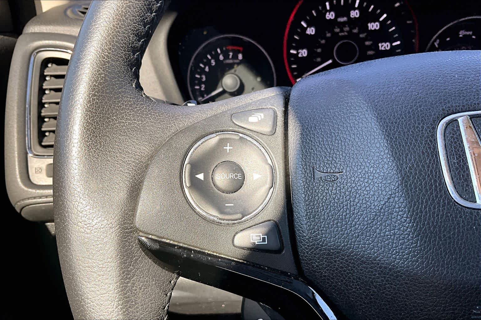 Used 2016  Honda EX-L w/Navi image 24