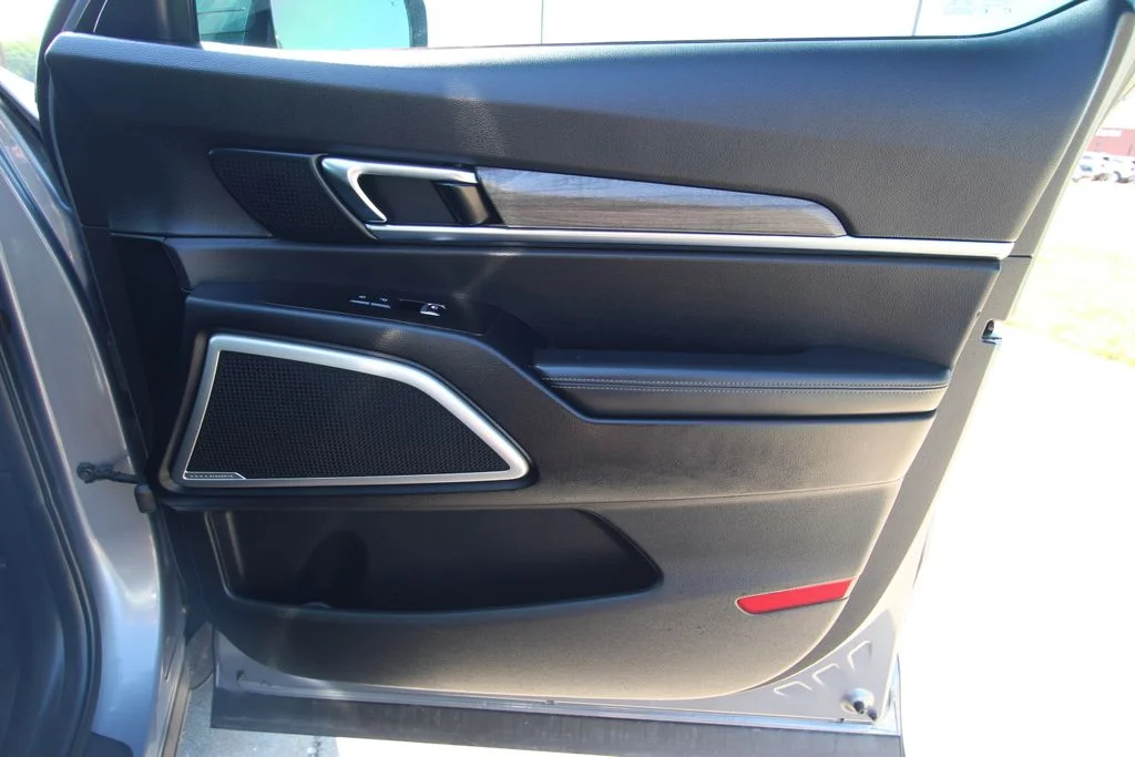 Used 2021 Everlasting Silver Kia EX image 40