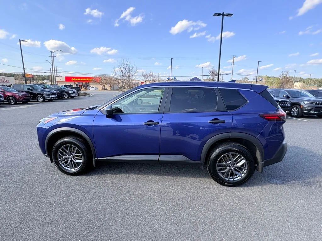 Used 2021 Blue Nissan S image 10