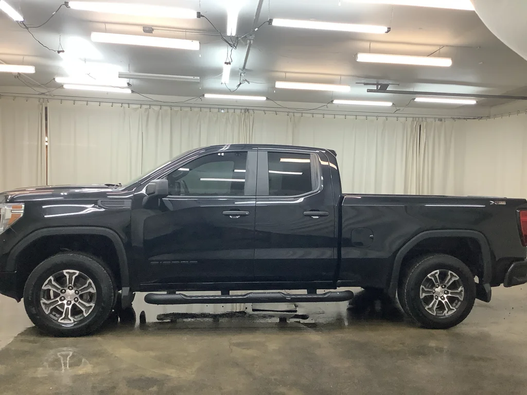 Used 2019 Onyx Black GMC Fleet/Base image 9