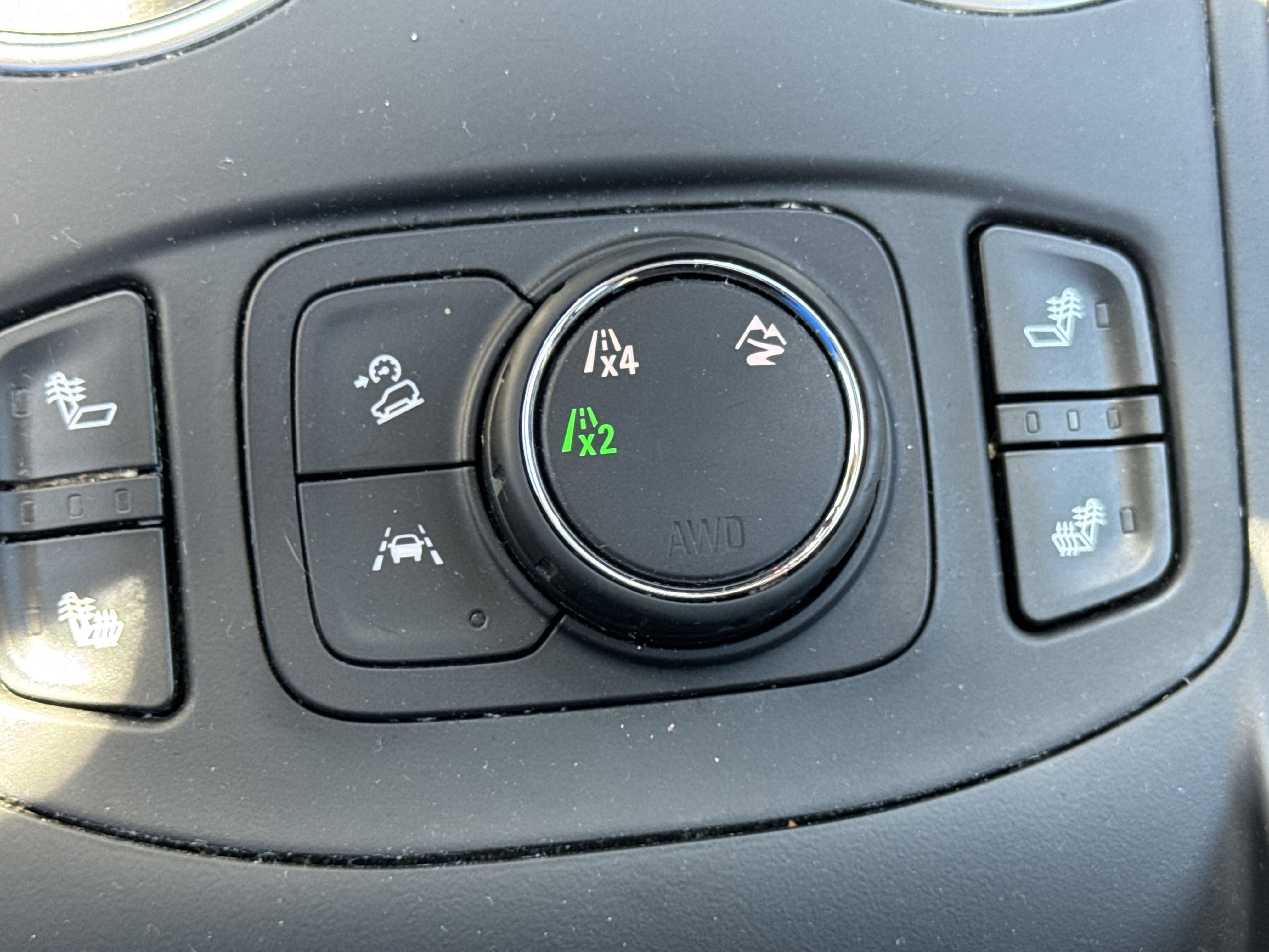 Used 2018 Summit White GMC SLT Diesel image 21