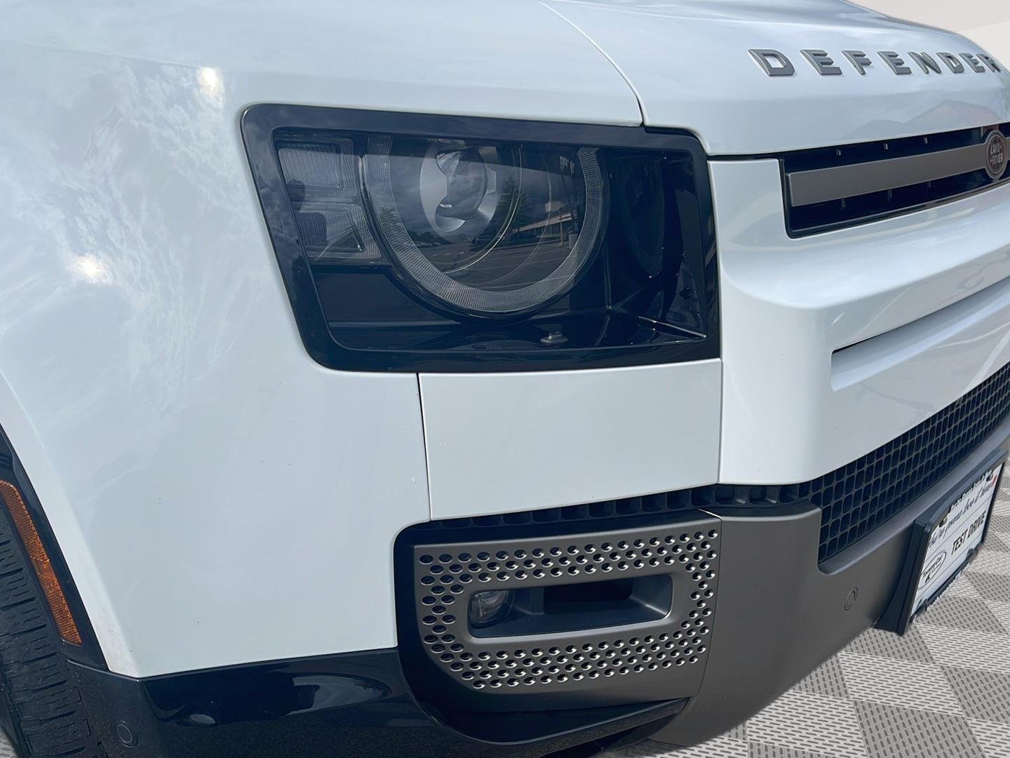 Used 2024 Fuji White Land Rover X-Dynamic SE image 16