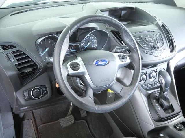Used 2015 Orange Ford SE image 21