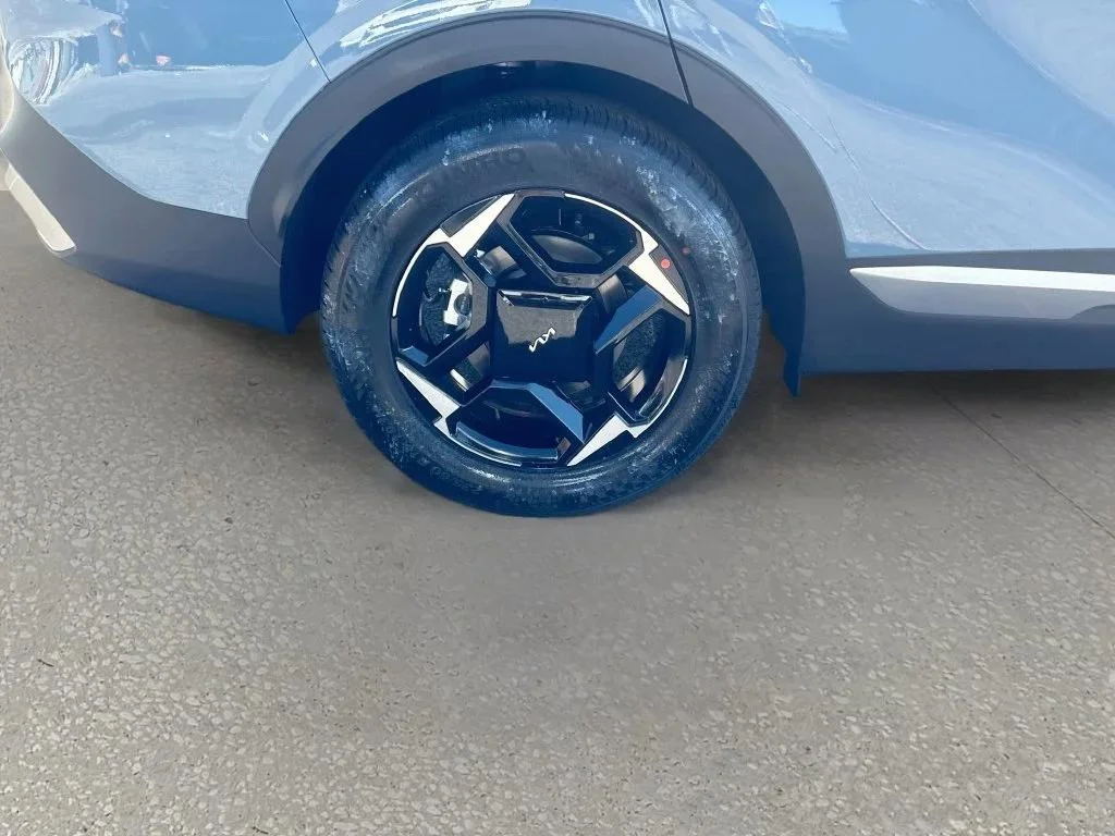 New 2027 Heritage Blue Kia EX image 29
