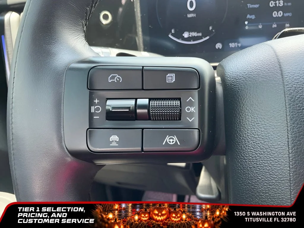Used 2025 White Hyundai Calligraphy image 40