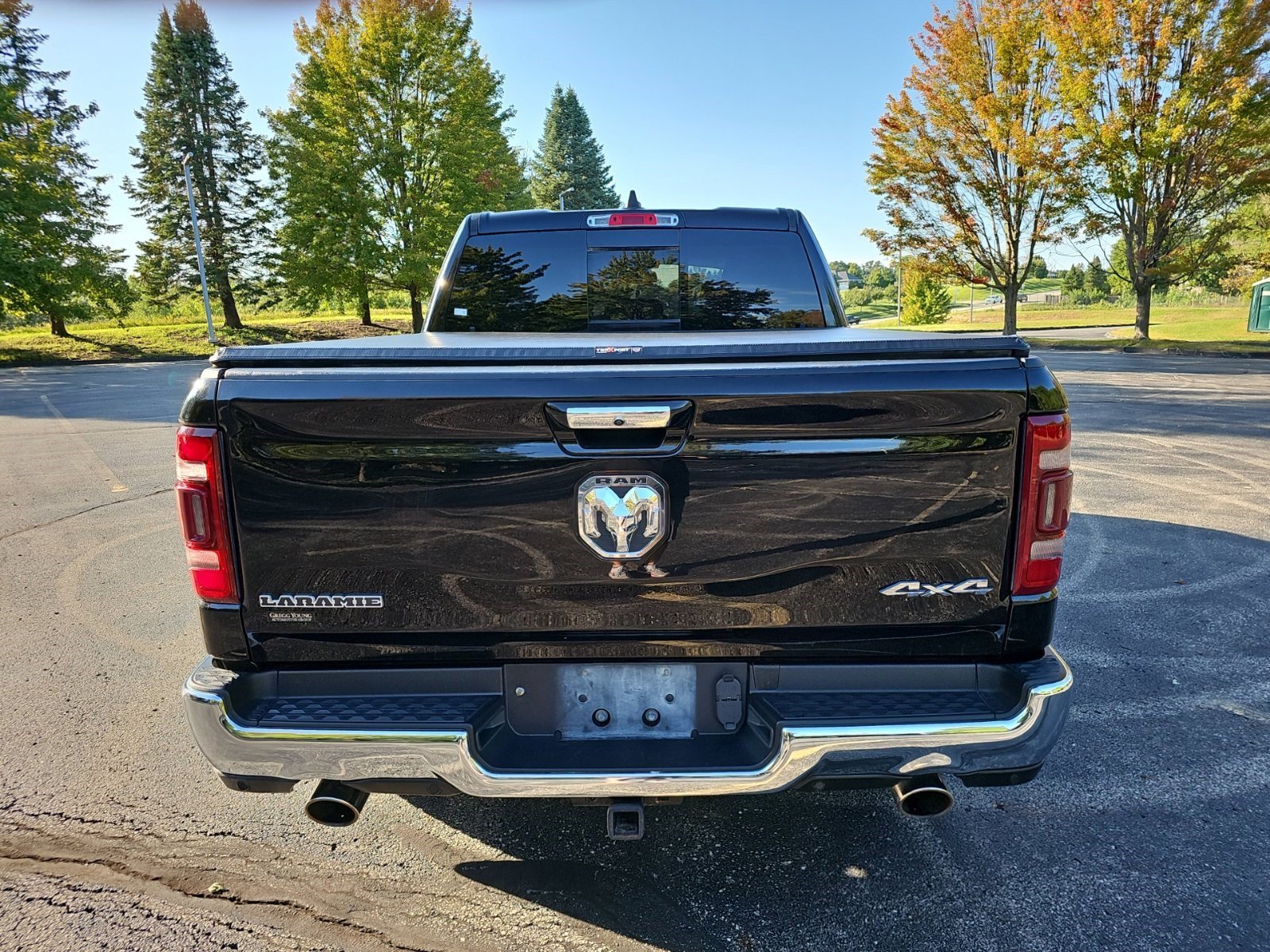 Used 2020 Diamond Black Crystal Pearlcoat Ram Laramie image 4