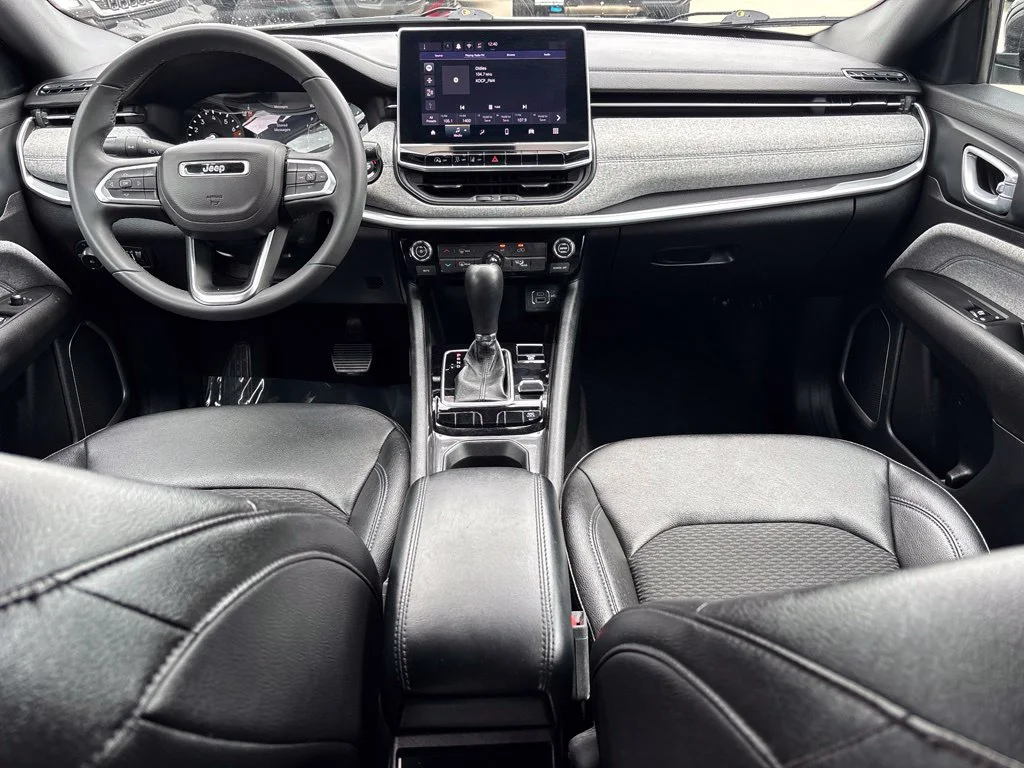 Used 2024 Bright White Clearcoat Jeep Latitude image 19