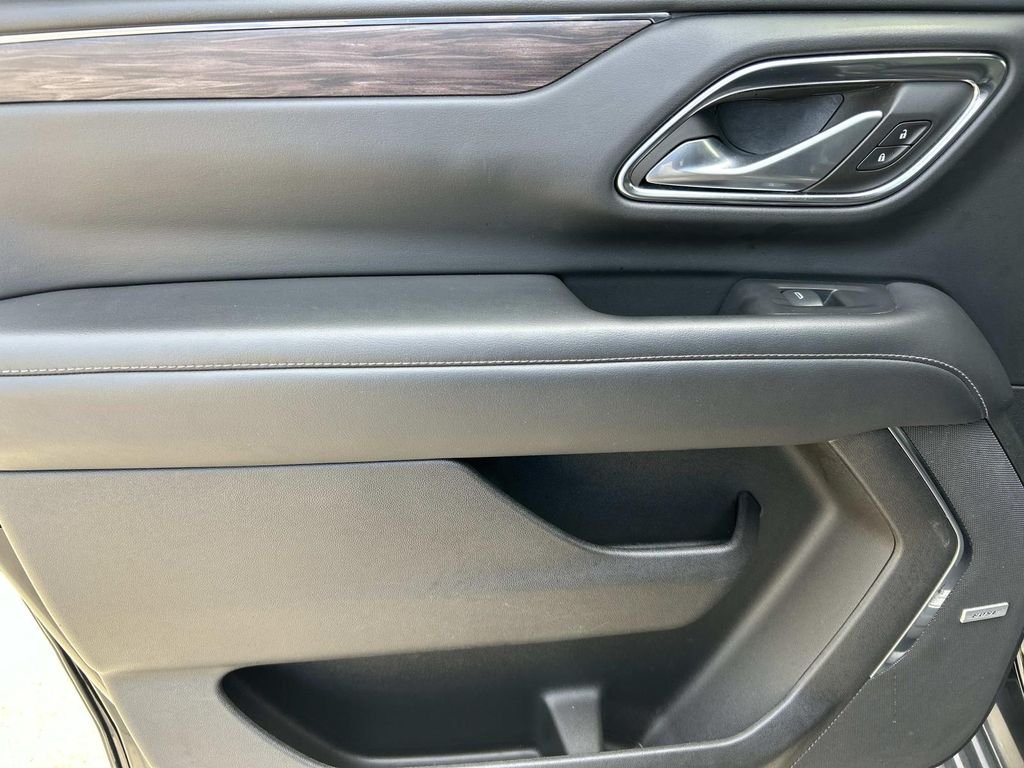2023 Chevrolet Suburban LT - Photo 14