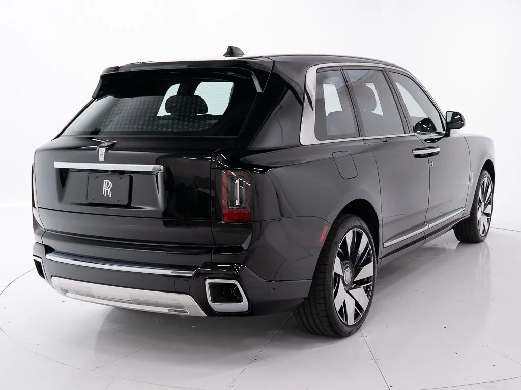 New 2027 Black Diamond Rolls-Royce  image 5