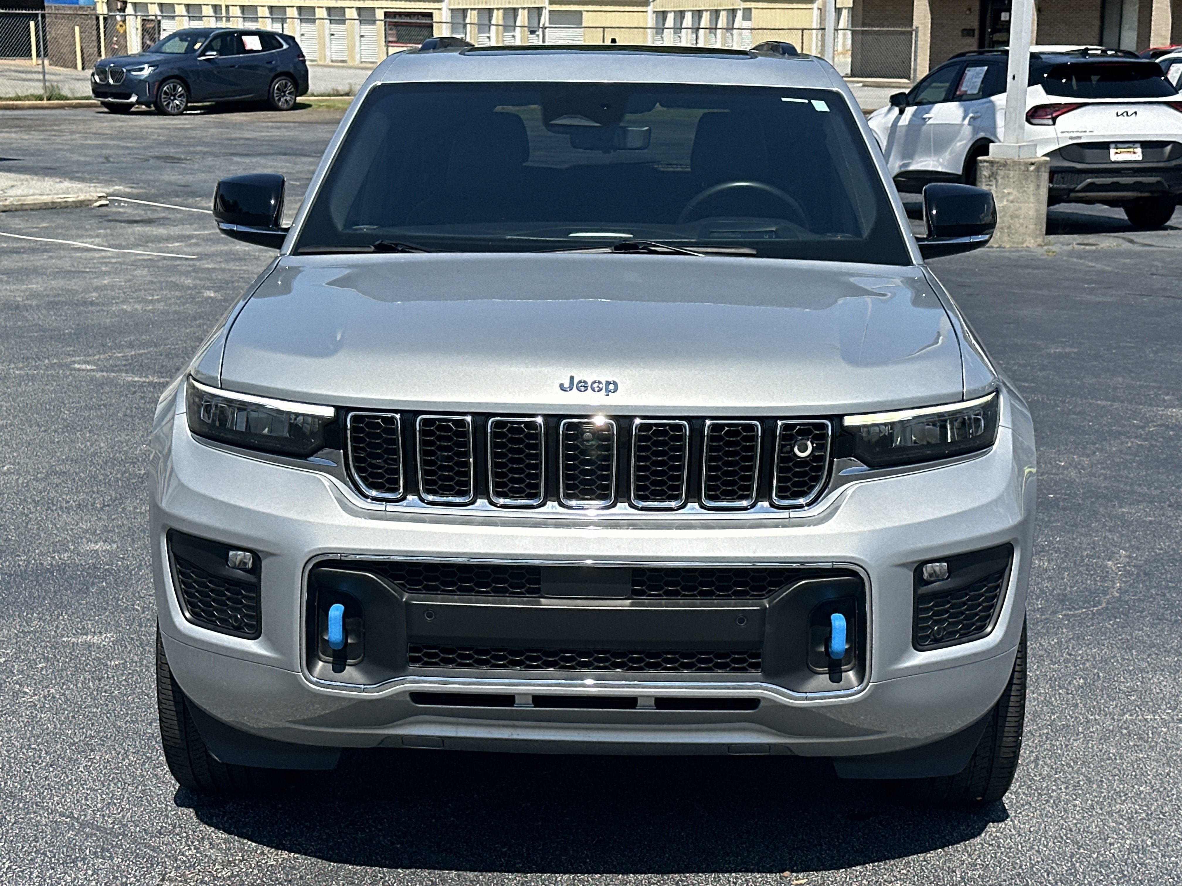 Used 2024 Silver Zynith Jeep Overland image 3