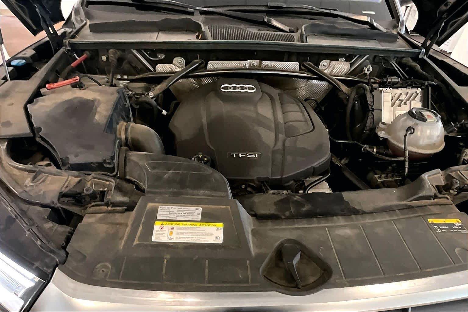 Used 2020 Monsoon Gray Metallic Audi Premium image 31