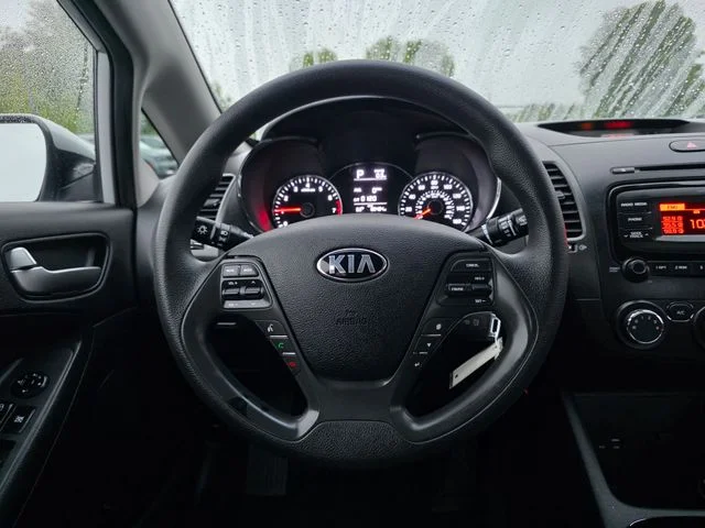 Used 2017 Silky Silver Kia LX image 22