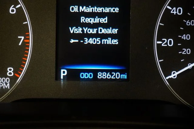 Used 2023 Gray Toyota LE image 27