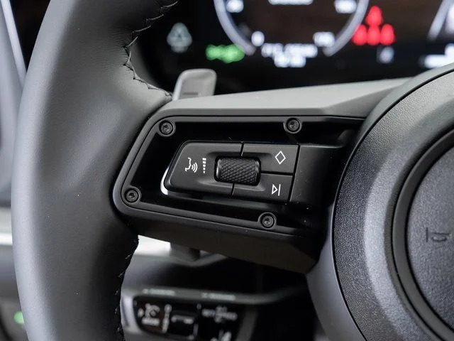 2025 Porsche Cayenne Base - Photo 14