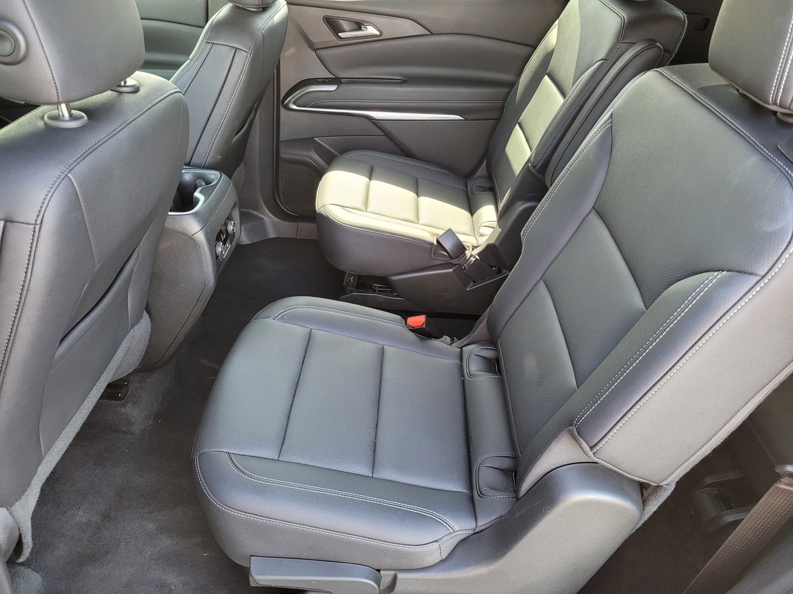 Used 2025 Sterling Gray Metallic Chevrolet AWD LT image 13