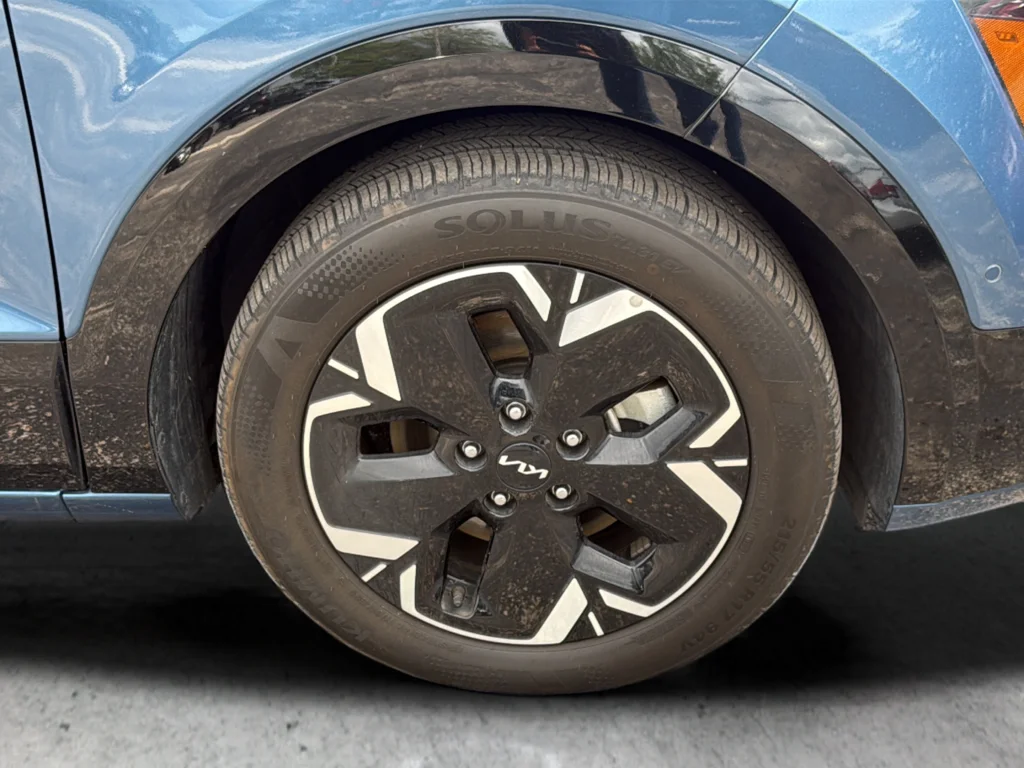 Used 2023 Blue Kia Wave image 26