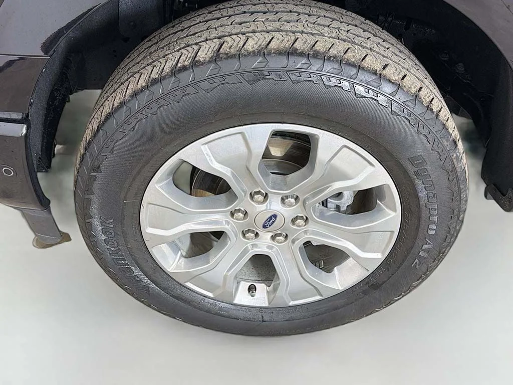 Used 2023 Agate Black Metallic Ford Platinum image 23